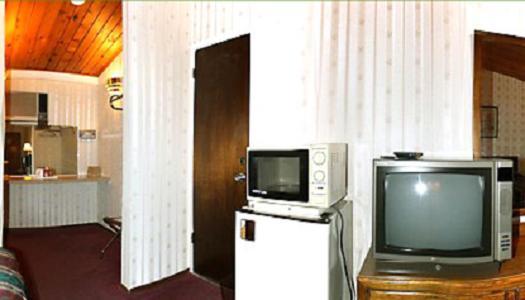 Economy Inn Юкайа Екстер'єр фото