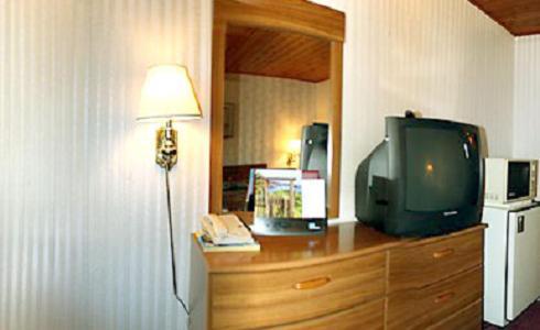Economy Inn Юкайа Екстер'єр фото