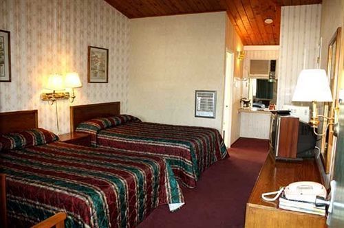 Economy Inn Юкайа Екстер'єр фото